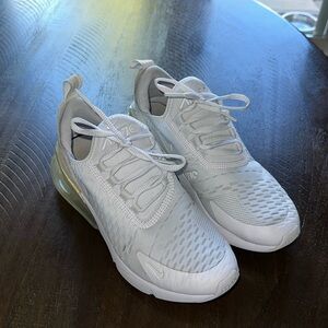 White youth Nike 270